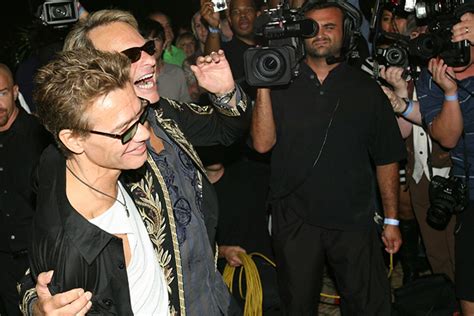 Sammy hagar and eddie van halen appear to have ended their cold war by exchanging texts on eddie's birthday. Sammy Hagar Says Eddie Van Halen Can't Write Songs