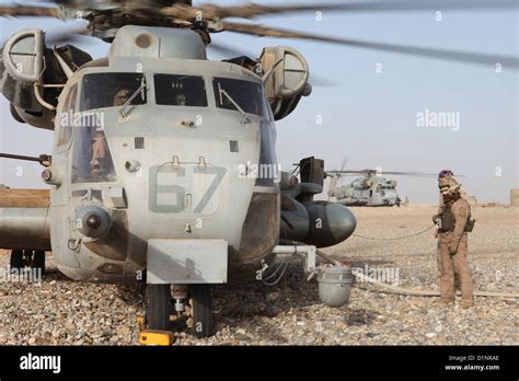Two Us Marine Corps Ch 53e Super Stallions With Marine Heavy