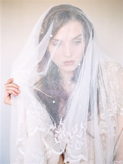 Elegant Lace Veil Photography By