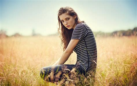 Sfondi Luce Del Sole Donne All Aperto Modello Capelli Lunghi Brunetta Mattina Vestiti A