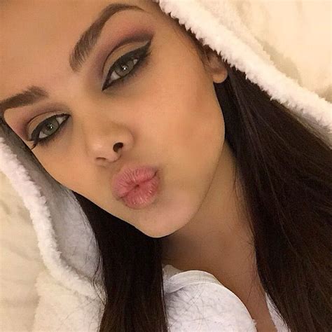 Perfect Arabic Eyeliner Glamour Makeup Beauty Makeup Hair Beauty