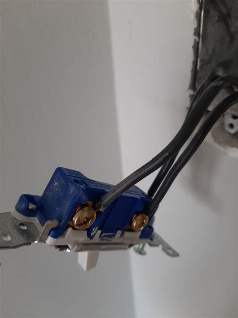 Electrical Replacing A Single Pole Switch That Has An Extra Backstab