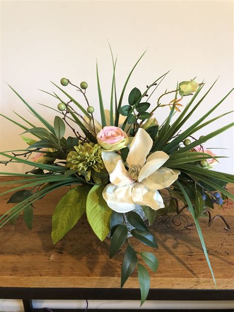 30 Dining Table Flower Centerpiece