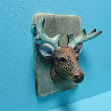 Dollhouse Miniature Deer Head On Wood Wall Plaque Hunting Trophy M811