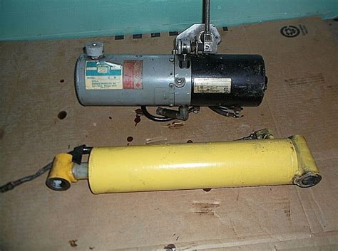 12 Volt Monarch Hydraulic Pump With Hydraulic Ram Or Cylinder 330 A