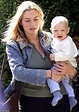 Kate Winslet Sale Con Su Hija Actriz Mia, De 20 Años, Durante Un Paseo ...