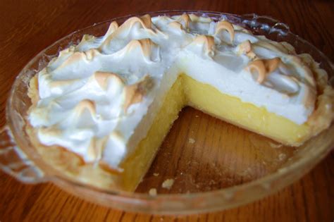 Use the offset spatula to create swirls and peaks in the meringue. Lemon Meringue Pie | Cooking Mamas