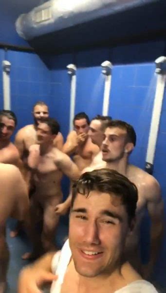 Futbolistas Desnudos En Las Duchas My Own Private Locker Room