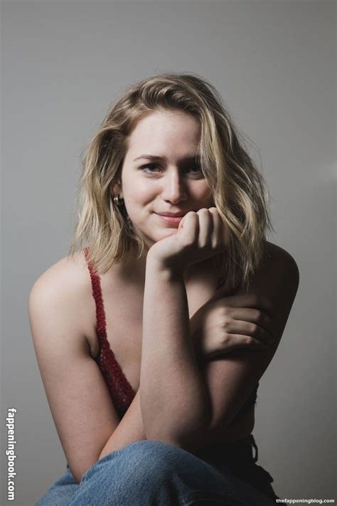 Elizabeth Lail Nude The Fappening Photo FappeningBook