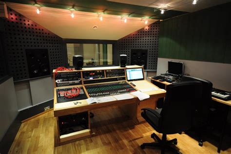 How To Build A Professional Recording Studio - Techicy