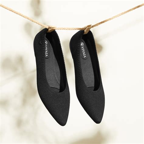 Aria5° Pointed Toe Ballet Flats With Arch Support In Black Vivaia