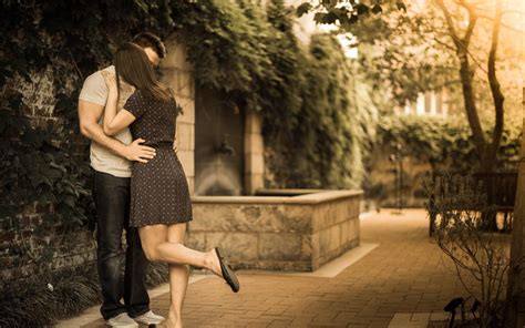 Beautiful Couple Kissing Images Megan Horsinaround