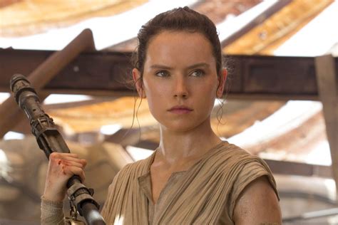 Daisy Ridley Wont Even Talk About Star Wars To Freakin Judi Dench