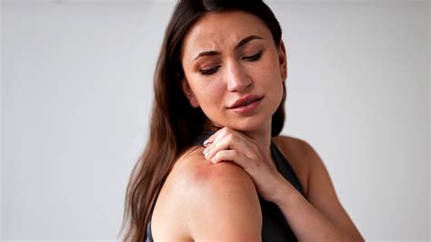 Troubled With Armpit Rash Herere The Causes And Tips To Treat It