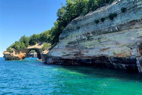 2 Days In Munising Michigan What To See And Eat Little Blue Backpack