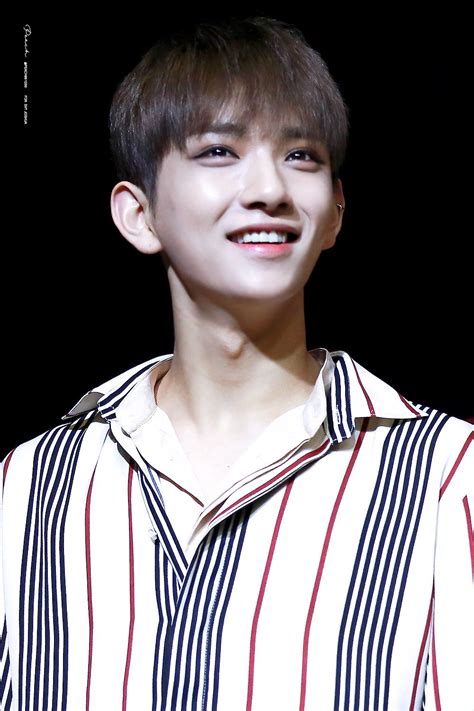 Joshua Hong Seventeen ジョシュア ジョシュア