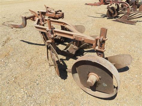 Ih 2 Point Fast Hitch 3 Bottom Plow Farm Equipment And Trailer Dealer