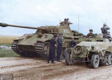 Men Of The 5th Ss Panzer Division Wiking Outside Warsaw Poland 1944