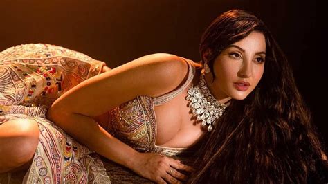 Nora Fatehi Looks Mesmerizing In Gorgeous Indian Outfit See Pics