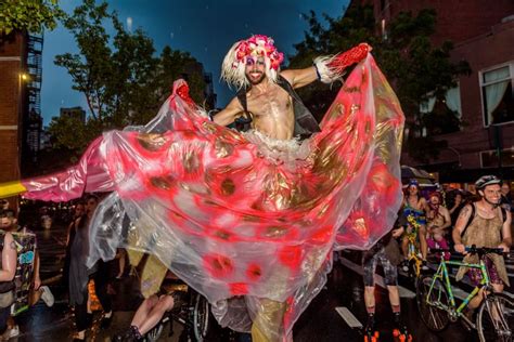 Hundreds Of Drag Queens Fill The Nyc Streets Every Year For This Drag