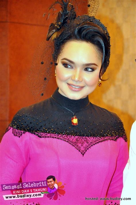 Gambar Siti Nurhaliza Di Malam Gala Pink Jazzy Affair Sensasi Selebriti