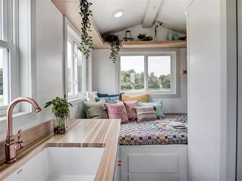 Tiny House Packs All The Essentials In 100 Square Feet Curbed