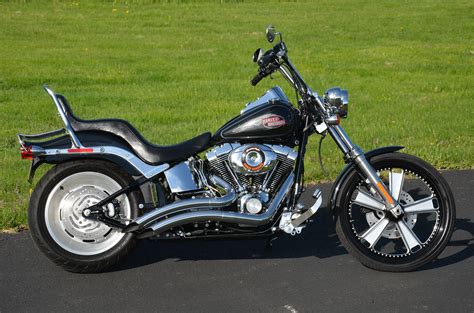 Buy 2007 Vivid Black Harley Davidson Softail Custom On 2040 Motos