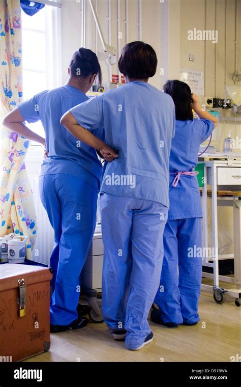 Uk Hospital Ward Nurse Back Hi Res Stock Photography And Images Alamy