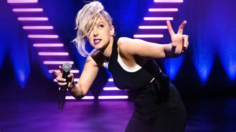Iliza Shlesinger Unveiled Review One Of Iliza S Best Stand Ups