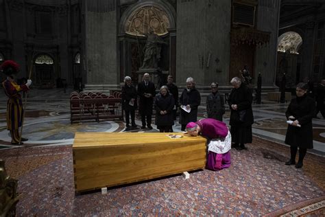 Pope Benedict Xvi Laid To Rest Where 2 Canonized Popes Were Buried