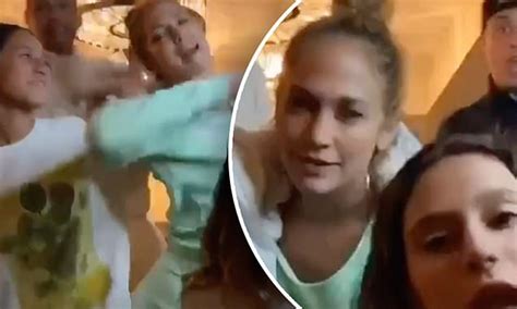 Jennifer Lopez Alex Rodriguez And Daughters Dance To Old Hits