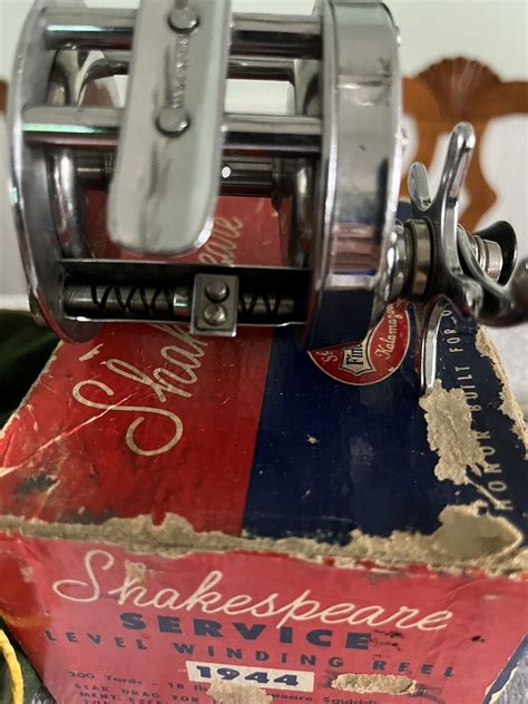 Vintage Shakespeare 1944 Service Model FF Antique Fishing Reel With Box