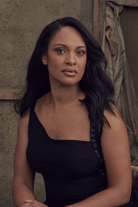 the lord of the rings cynthia addai robinson on her debut in the rings of power