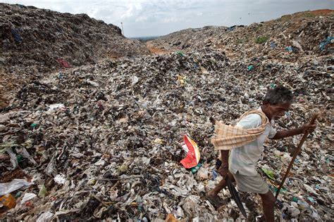 Indias Plague Trash Drowns Bangalore Its Garden City The New York
