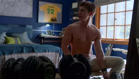 Watch Gregg Sulkin And His Sweaty Abs Are Shirtless At The Gym Again Meaws Gay Site