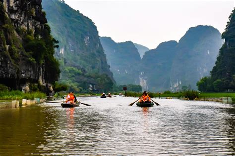 Boat Cave Tour At Tam Coc Vietnam Nicerightnow