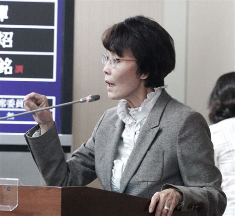 1,437 likes · 32 talking about this. 什麼時候跳蓮池潭？黃昭順遭網友洗版、臉書緊急關閉 | 政治 | 新頭殼 Newtalk