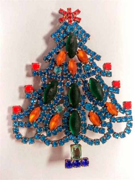 vintage~czech republic~taboo~christmas tree~brooch pin~prong set~rhinestone jewelry christmas