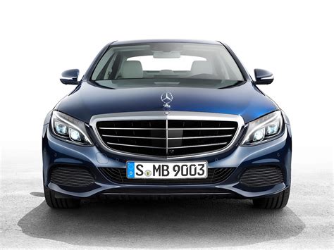 A vehicle, as dynamic as this deserves a powerful rear end: 2015 Mercedes-Benz C-class Sedan Review, MSRP, MPG