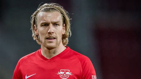 Emil forsberg is a professional football player who plays as a winger for sweden national football team and german bundesliga team, rb leipzig whom he signed in 2015. Bundesliga | RB Leipzig's Emil Forsberg on title chances: "We're more unpredictable"