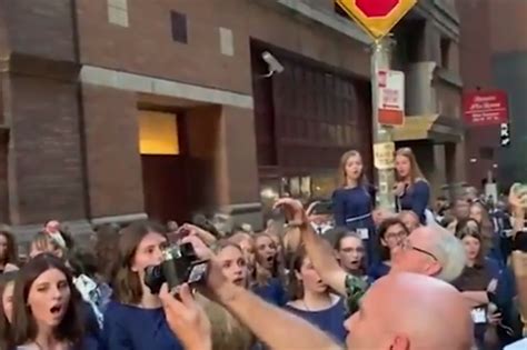 New York Blackout Moment Choir Bursts Into Song On The Street After