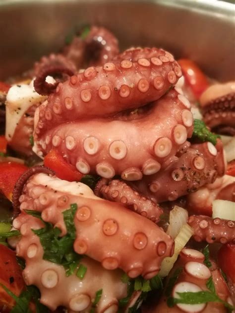 Una ricetta molto semplice e dal gusto eccezionale perché. Polpo alla Luciana, l'antica ricetta napoletana che esige ...