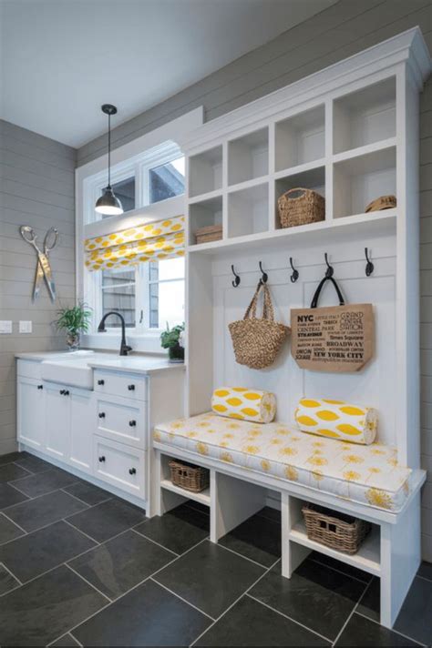 30 Organized Inspiring Small Mud Rooms And Entry Areas The Happy Housie