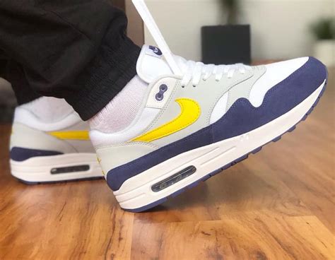 Review Nike Air Max 1 Michigan Blue Recall Tour Yellow