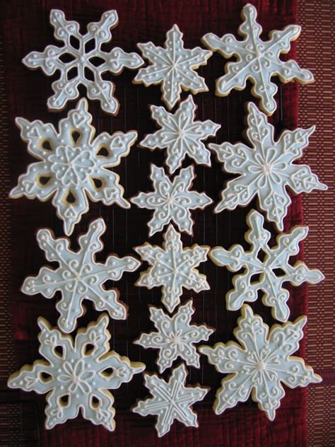 It's super simple and so beautiful when they are done. Snowflake Cookies | Snowflake cookies, Christmas cookies ...
