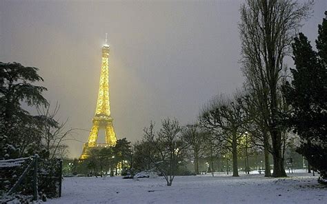 Eiffel Tower Closed By Weather