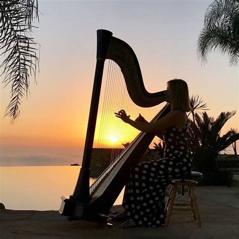 Laurie Rasmussen Harpist