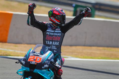 Fabio quartararo and maverick vinales hold off marc marquez during motogp practice for the spanish grand prix, as quartararo. Fabio Quartararo : « Le meilleur moment de ma vie » - GP ...