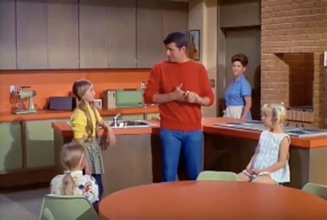Can Hgtv Bring Back The Brady Bunch House Pics Reveal What Itll Take
