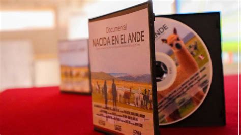 carabaya el documental “nacida en el ande” es socializado en la comunidad de quelcaya radio